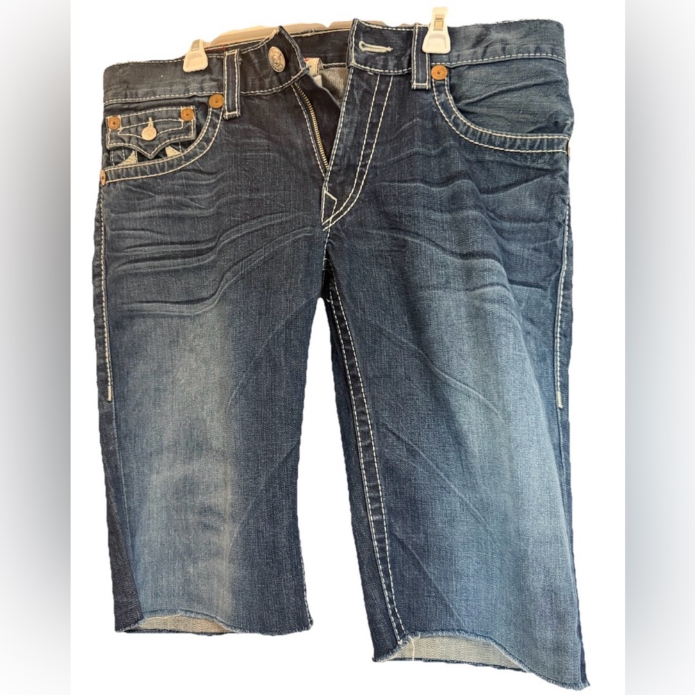 True Religion Jeans Shorts Men’s Sz 36 Flap Pockets Made In USA Distressed *Flaw